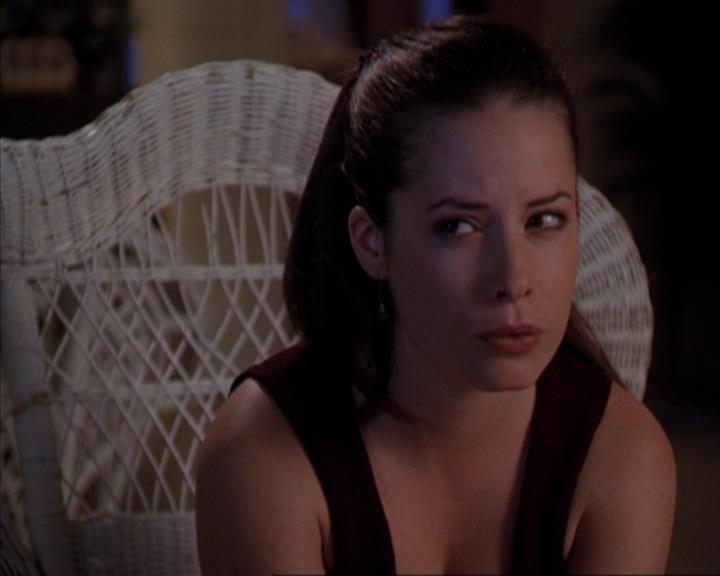 Charmed-Online-dot-319TheDemonWhoCameInFromTheCold0918.jpg