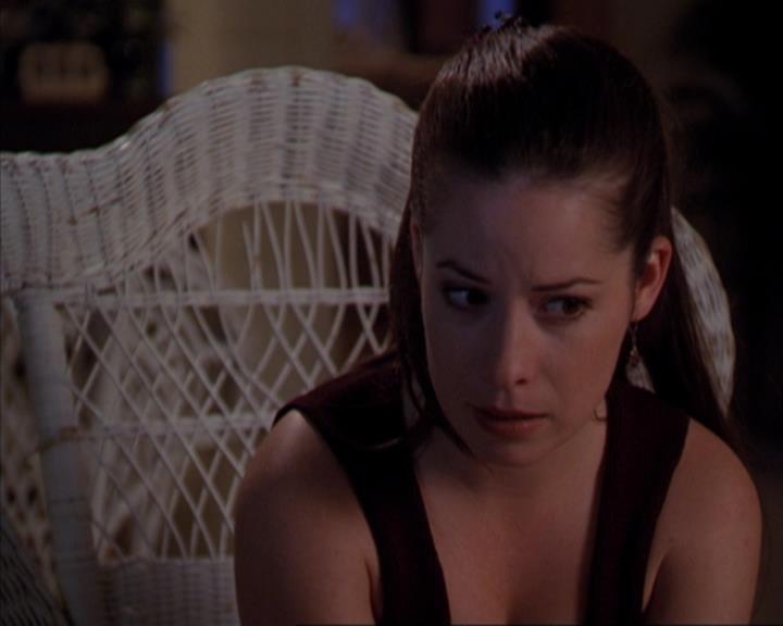 Charmed-Online-dot-319TheDemonWhoCameInFromTheCold0926.jpg