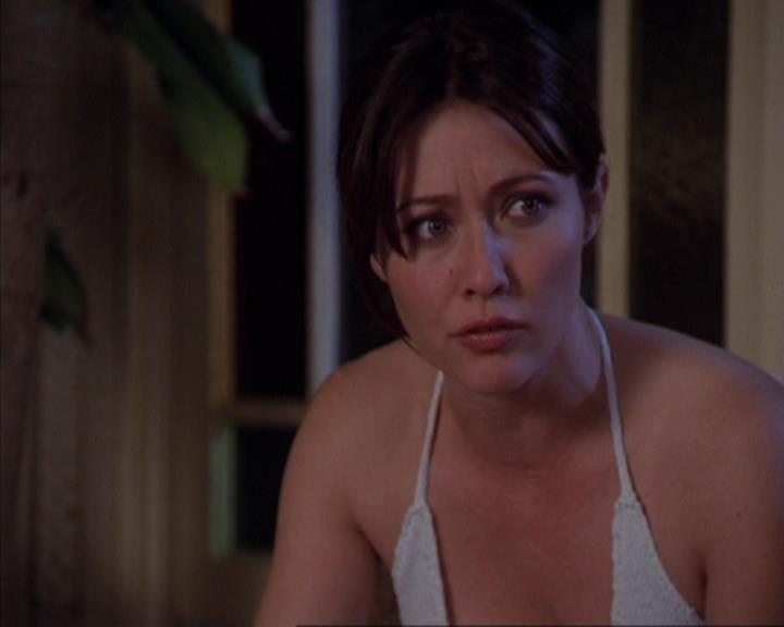 Charmed-Online-dot-319TheDemonWhoCameInFromTheCold0935.jpg