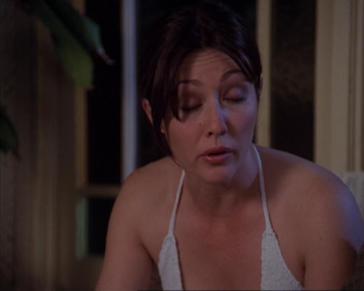 Charmed-Online-dot-319TheDemonWhoCameInFromTheCold0939.jpg