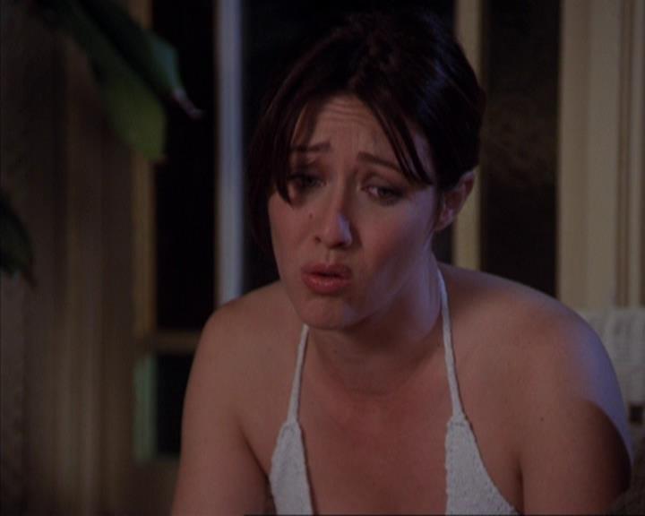 Charmed-Online-dot-319TheDemonWhoCameInFromTheCold0943.jpg