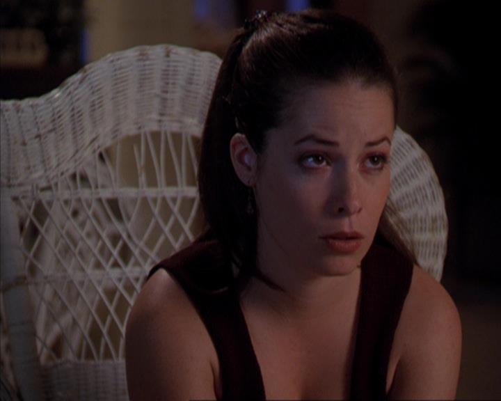 Charmed-Online-dot-319TheDemonWhoCameInFromTheCold0945.jpg