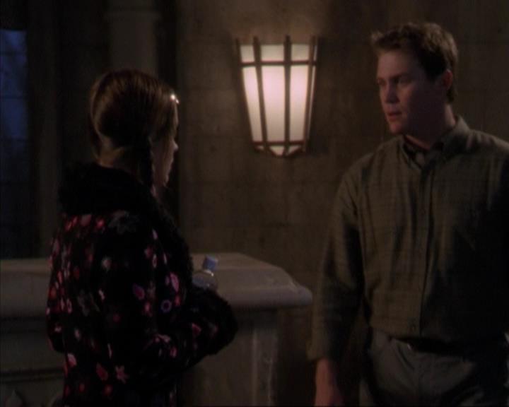 Charmed-Online-dot-319TheDemonWhoCameInFromTheCold0954.jpg