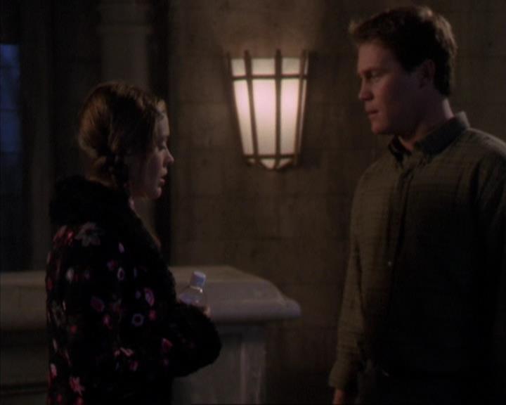 Charmed-Online-dot-319TheDemonWhoCameInFromTheCold0955.jpg