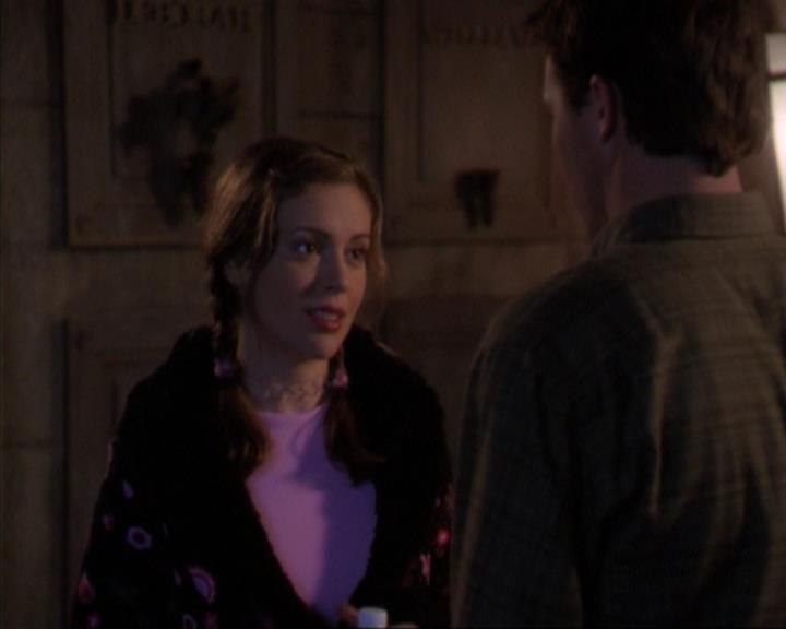 Charmed-Online-dot-319TheDemonWhoCameInFromTheCold0956.jpg