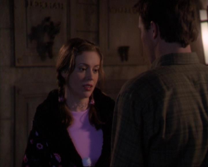 Charmed-Online-dot-319TheDemonWhoCameInFromTheCold0957.jpg