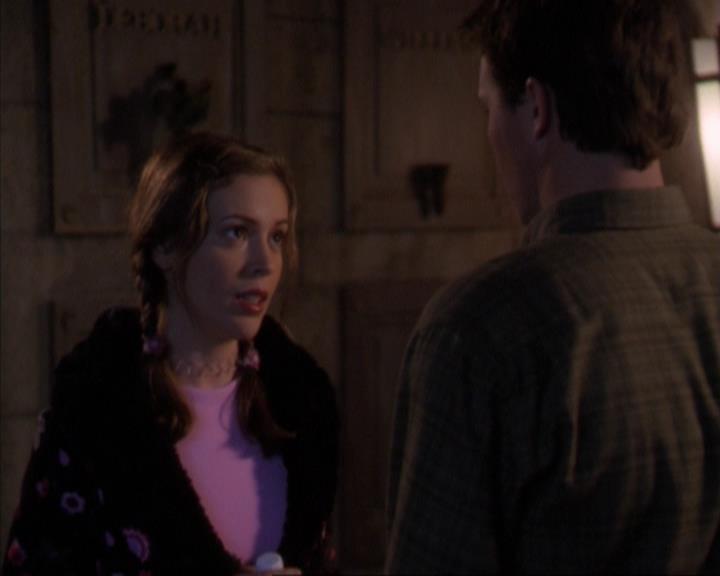 Charmed-Online-dot-319TheDemonWhoCameInFromTheCold0959.jpg