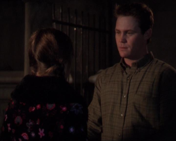 Charmed-Online-dot-319TheDemonWhoCameInFromTheCold0963.jpg