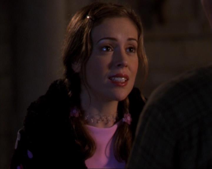 Charmed-Online-dot-319TheDemonWhoCameInFromTheCold0977.jpg