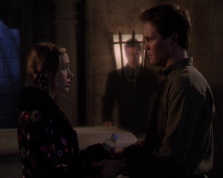 Charmed-Online-dot-319TheDemonWhoCameInFromTheCold0980.jpg