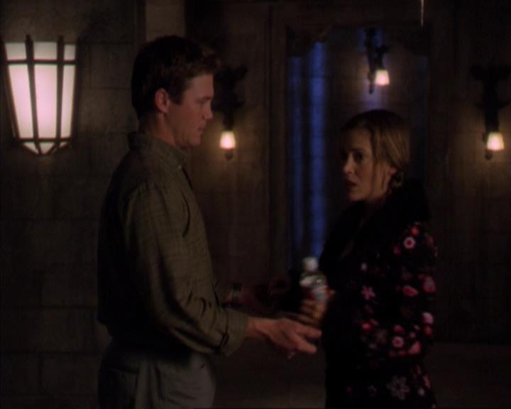 Charmed-Online-dot-319TheDemonWhoCameInFromTheCold0981.jpg