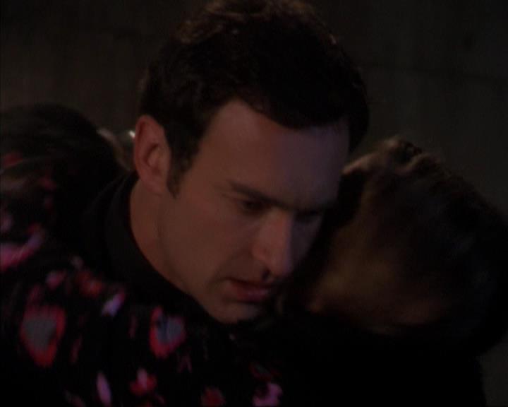 Charmed-Online-dot-319TheDemonWhoCameInFromTheCold0985.jpg