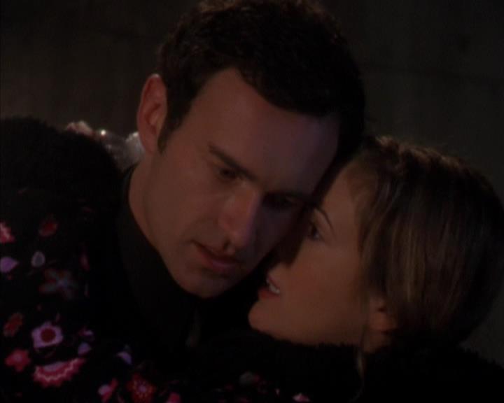 Charmed-Online-dot-319TheDemonWhoCameInFromTheCold0986.jpg