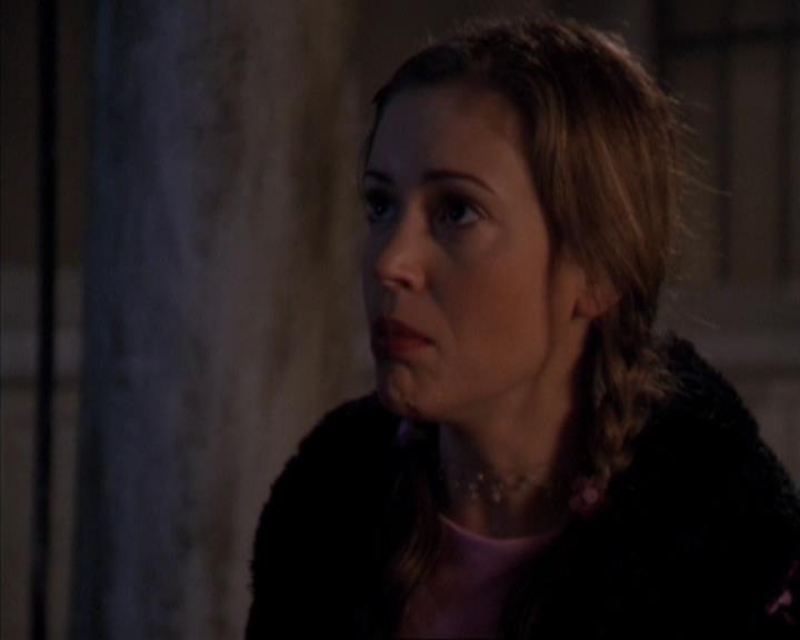 Charmed-Online-dot-319TheDemonWhoCameInFromTheCold0991.jpg