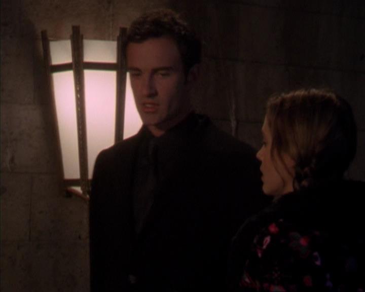 Charmed-Online-dot-319TheDemonWhoCameInFromTheCold0993.jpg