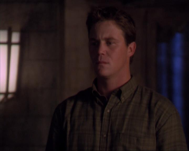 Charmed-Online-dot-319TheDemonWhoCameInFromTheCold1001.jpg