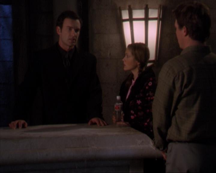 Charmed-Online-dot-319TheDemonWhoCameInFromTheCold1011.jpg