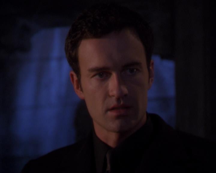Charmed-Online-dot-319TheDemonWhoCameInFromTheCold1020.jpg