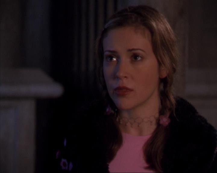 Charmed-Online-dot-319TheDemonWhoCameInFromTheCold1023.jpg