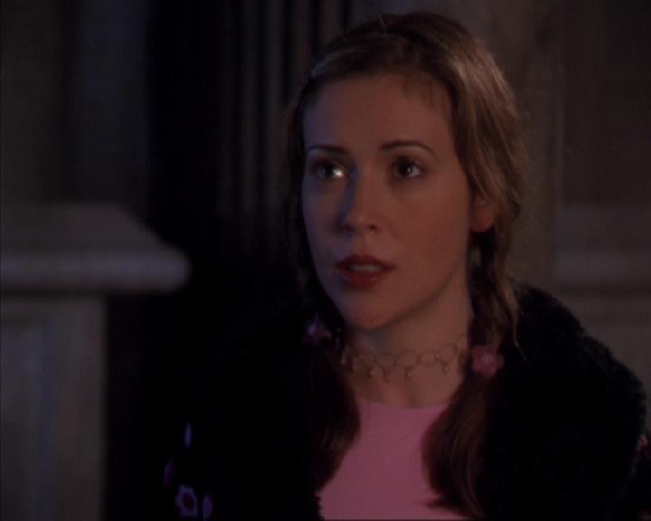 Charmed-Online-dot-319TheDemonWhoCameInFromTheCold1027.jpg