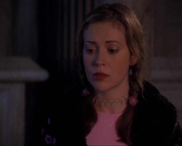 Charmed-Online-dot-319TheDemonWhoCameInFromTheCold1031.jpg