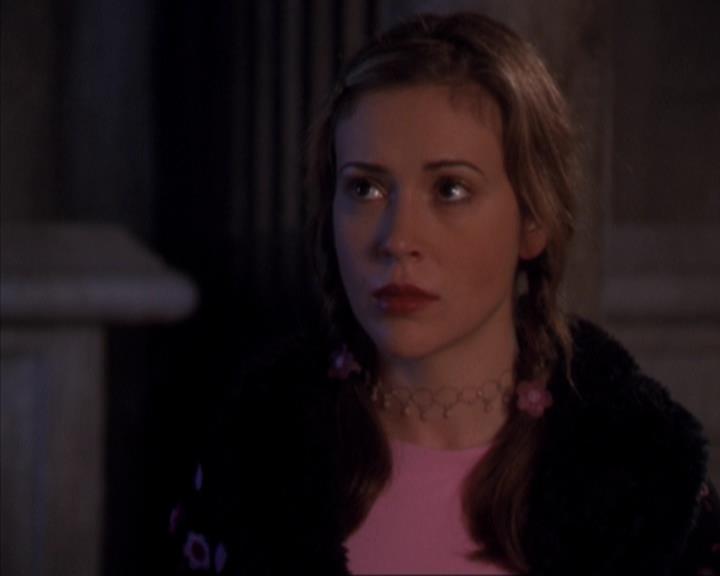 Charmed-Online-dot-319TheDemonWhoCameInFromTheCold1044.jpg