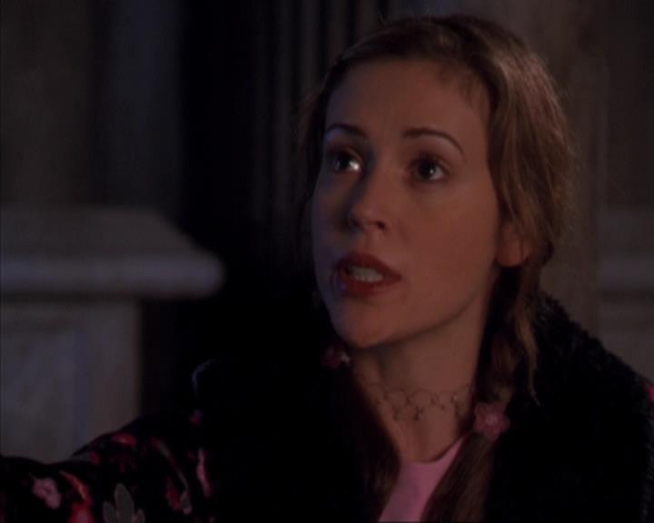 Charmed-Online-dot-319TheDemonWhoCameInFromTheCold1051.jpg