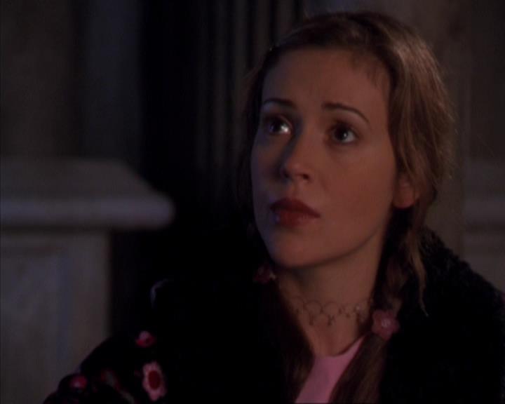 Charmed-Online-dot-319TheDemonWhoCameInFromTheCold1054.jpg