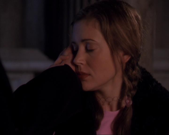 Charmed-Online-dot-319TheDemonWhoCameInFromTheCold1062.jpg