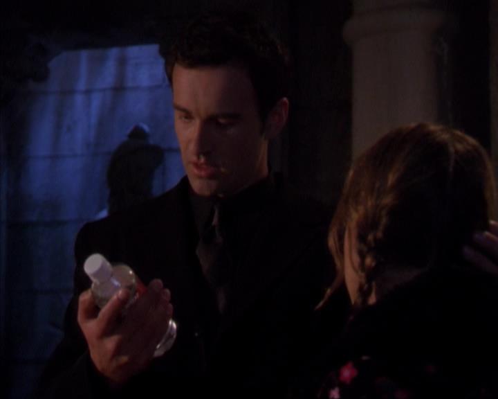 Charmed-Online-dot-319TheDemonWhoCameInFromTheCold1070.jpg