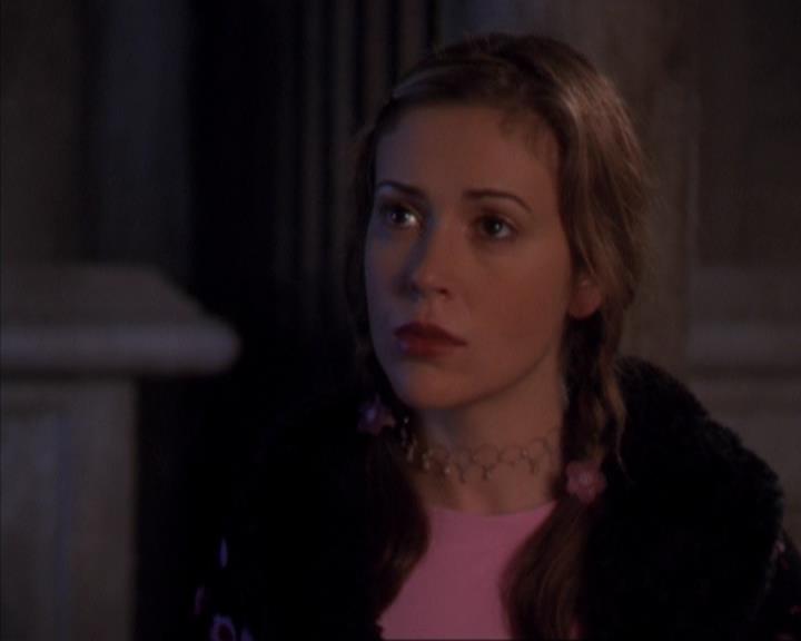 Charmed-Online-dot-319TheDemonWhoCameInFromTheCold1071.jpg