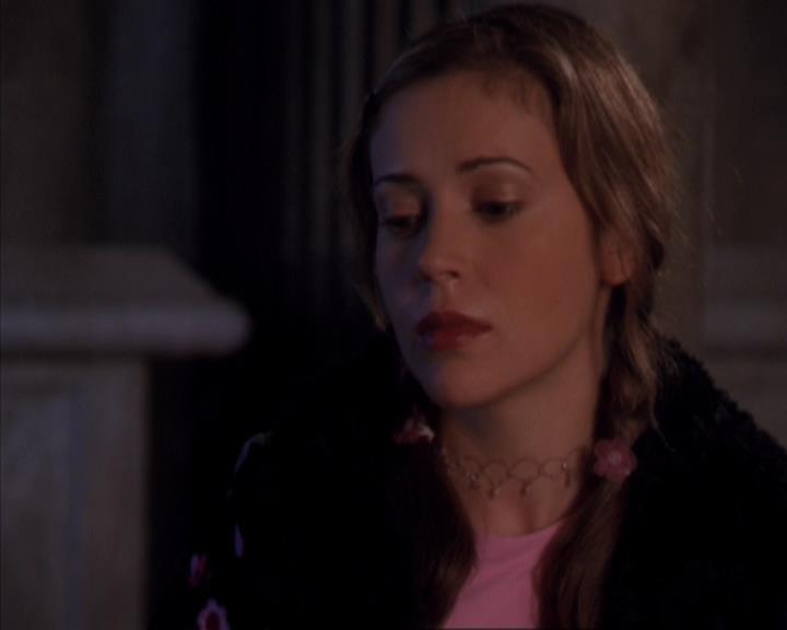 Charmed-Online-dot-319TheDemonWhoCameInFromTheCold1076.jpg