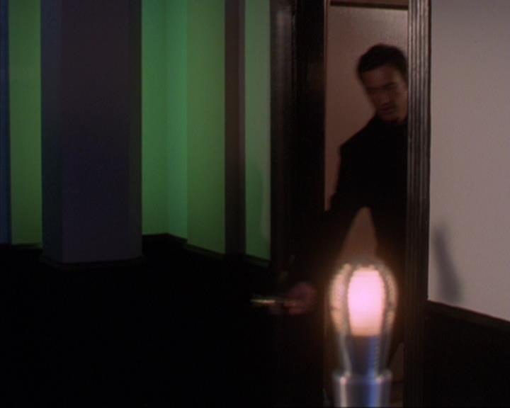 Charmed-Online-dot-319TheDemonWhoCameInFromTheCold1077.jpg