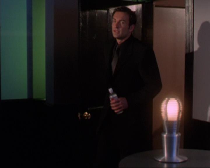 Charmed-Online-dot-319TheDemonWhoCameInFromTheCold1078.jpg