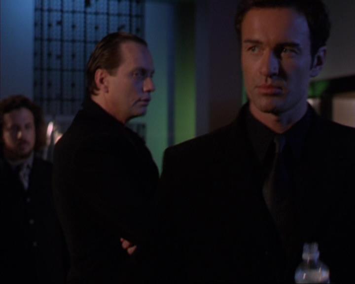 Charmed-Online-dot-319TheDemonWhoCameInFromTheCold1082.jpg