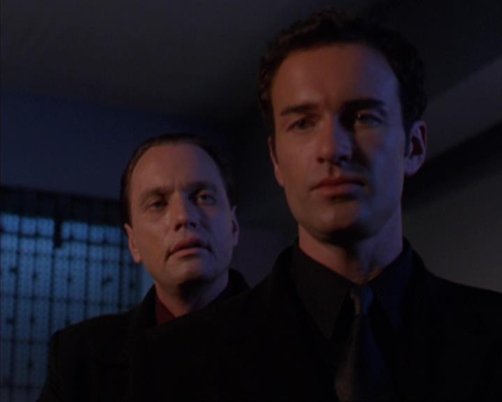 Charmed-Online-dot-319TheDemonWhoCameInFromTheCold1094.jpg
