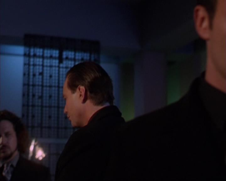Charmed-Online-dot-319TheDemonWhoCameInFromTheCold1100.jpg