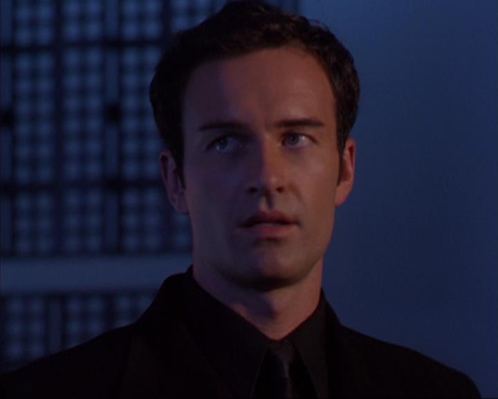 Charmed-Online-dot-319TheDemonWhoCameInFromTheCold1115.jpg