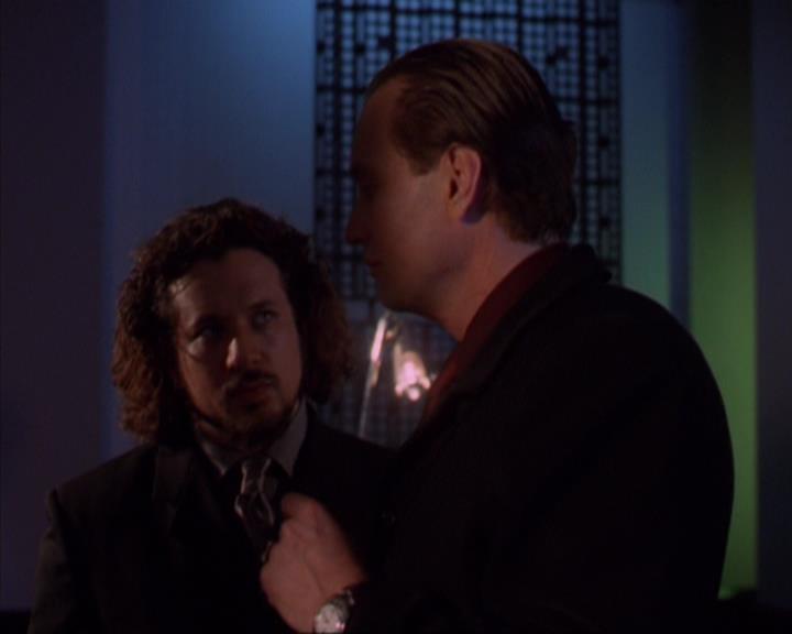 Charmed-Online-dot-319TheDemonWhoCameInFromTheCold1126.jpg