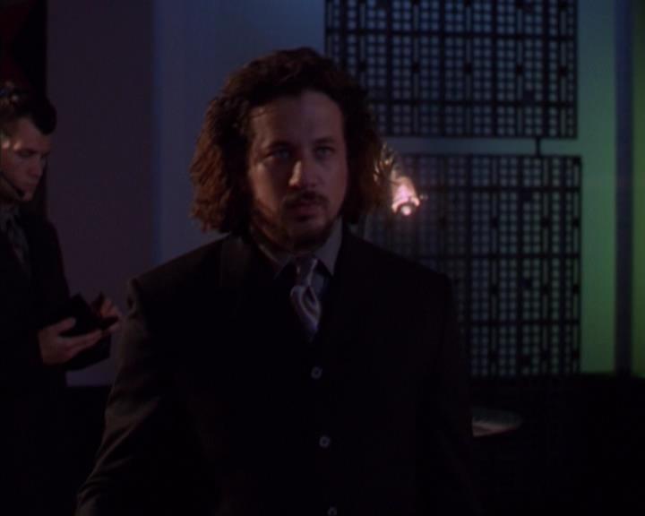 Charmed-Online-dot-319TheDemonWhoCameInFromTheCold1131.jpg