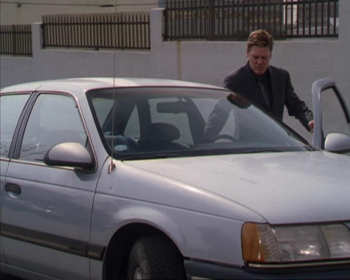 Charmed-Online-dot-319TheDemonWhoCameInFromTheCold1226.jpg