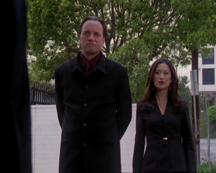 Charmed-Online-dot-319TheDemonWhoCameInFromTheCold1241.jpg