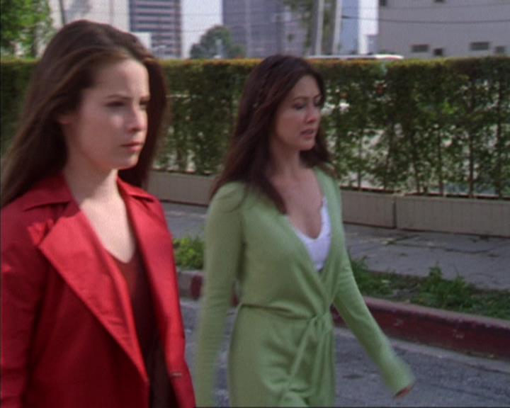 Charmed-Online-dot-319TheDemonWhoCameInFromTheCold1296.jpg