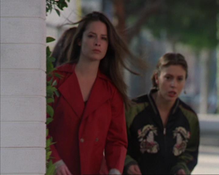 Charmed-Online-dot-319TheDemonWhoCameInFromTheCold1313.jpg