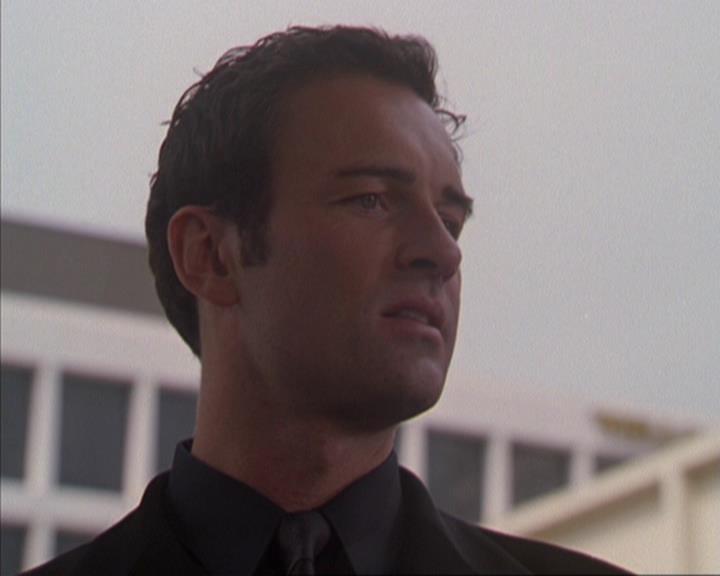 Charmed-Online-dot-319TheDemonWhoCameInFromTheCold1340.jpg