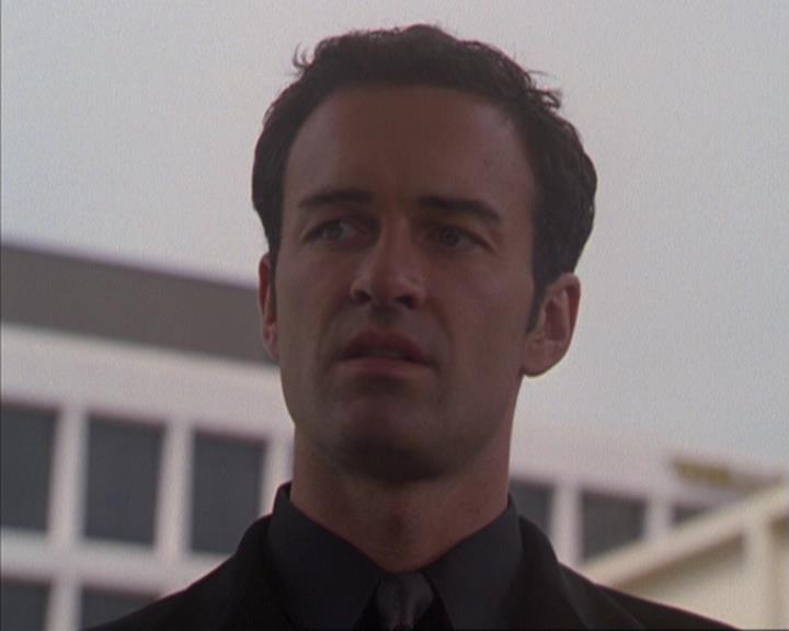 Charmed-Online-dot-319TheDemonWhoCameInFromTheCold1352.jpg