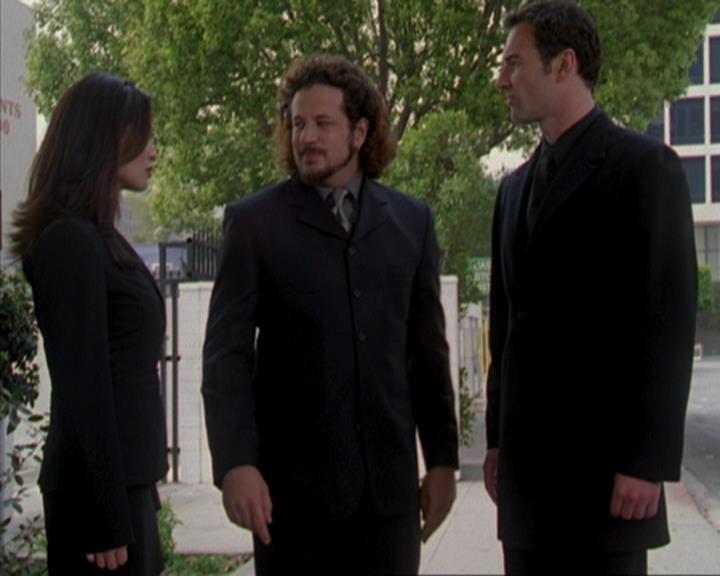 Charmed-Online-dot-319TheDemonWhoCameInFromTheCold1380.jpg