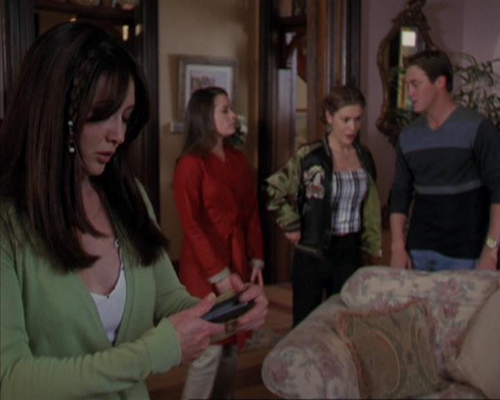 Charmed-Online-dot-319TheDemonWhoCameInFromTheCold1396.jpg