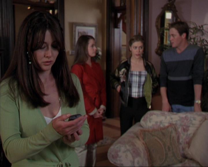Charmed-Online-dot-319TheDemonWhoCameInFromTheCold1397.jpg