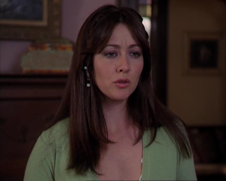 Charmed-Online-dot-319TheDemonWhoCameInFromTheCold1404.jpg